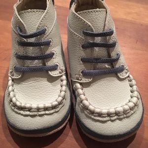 Robeez baby boots